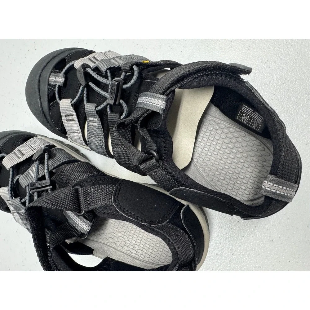 Keen Newport H2 Sandals Mens 6 Black Gray Hiking Water Shoes